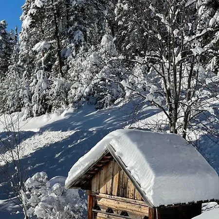 Amelie -2- Wallbox Fuer E-auto & Motorradgarage