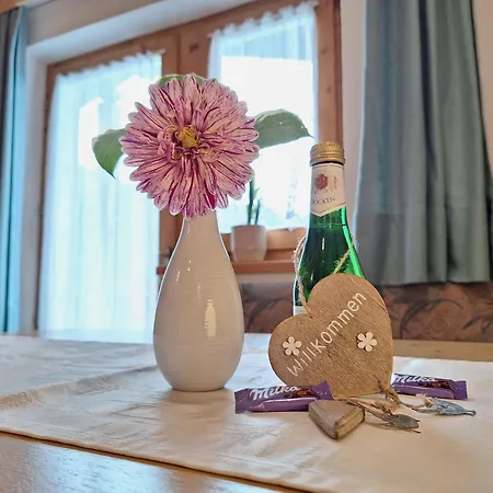 Amelie -2- Mit Wallbox Für Ihr E-auto Und Garage Für 2 Motorräder Apartment