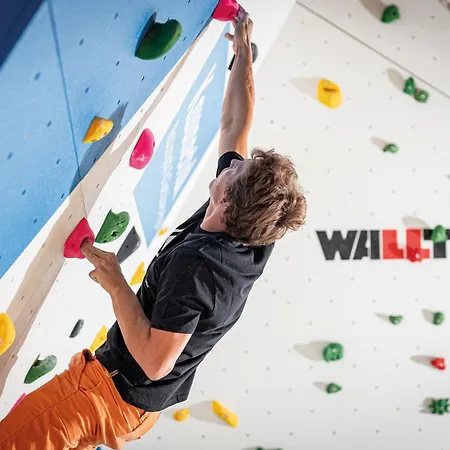 Amelie -2- Wallbox Fuer E-auto & Motorradgarage