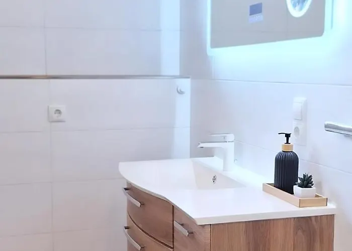 Amelie -2- Wallbox Fuer E-auto & Motorradgarage