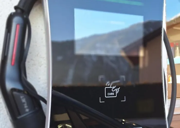 Amelie -2- Wallbox Fuer E-auto & Motorradgarage *