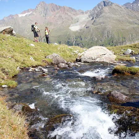 Amelie -2- Wallbox Fuer E-auto & Motorradgarage