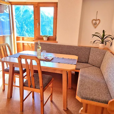 Amelie -2- Wallbox Fuer E-auto & Motorradgarage דירה *