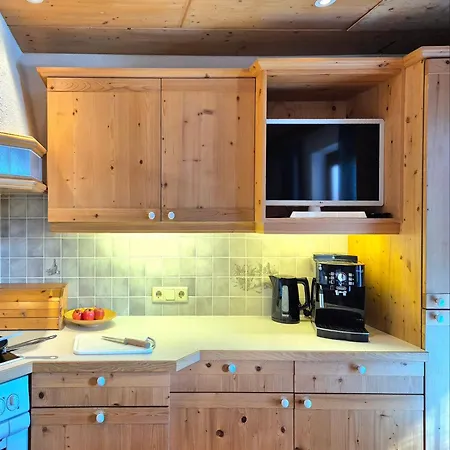 Amelie -2- Wallbox Fuer E-auto & Motorradgarage דירה *